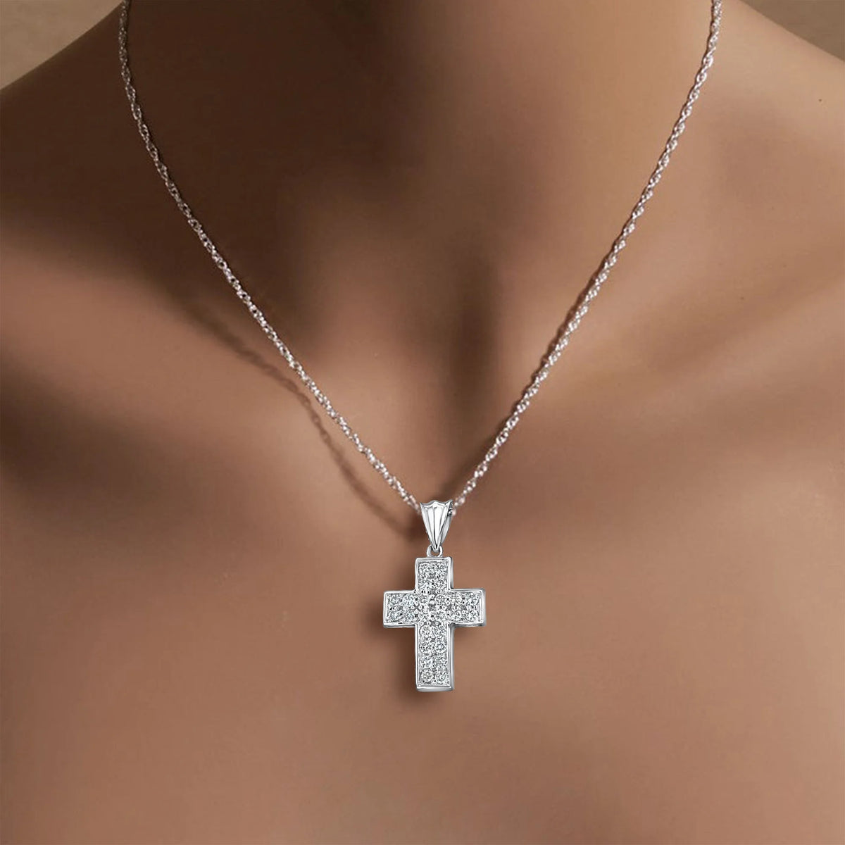 14k White Gold Diamond Cross Pendant Q361605