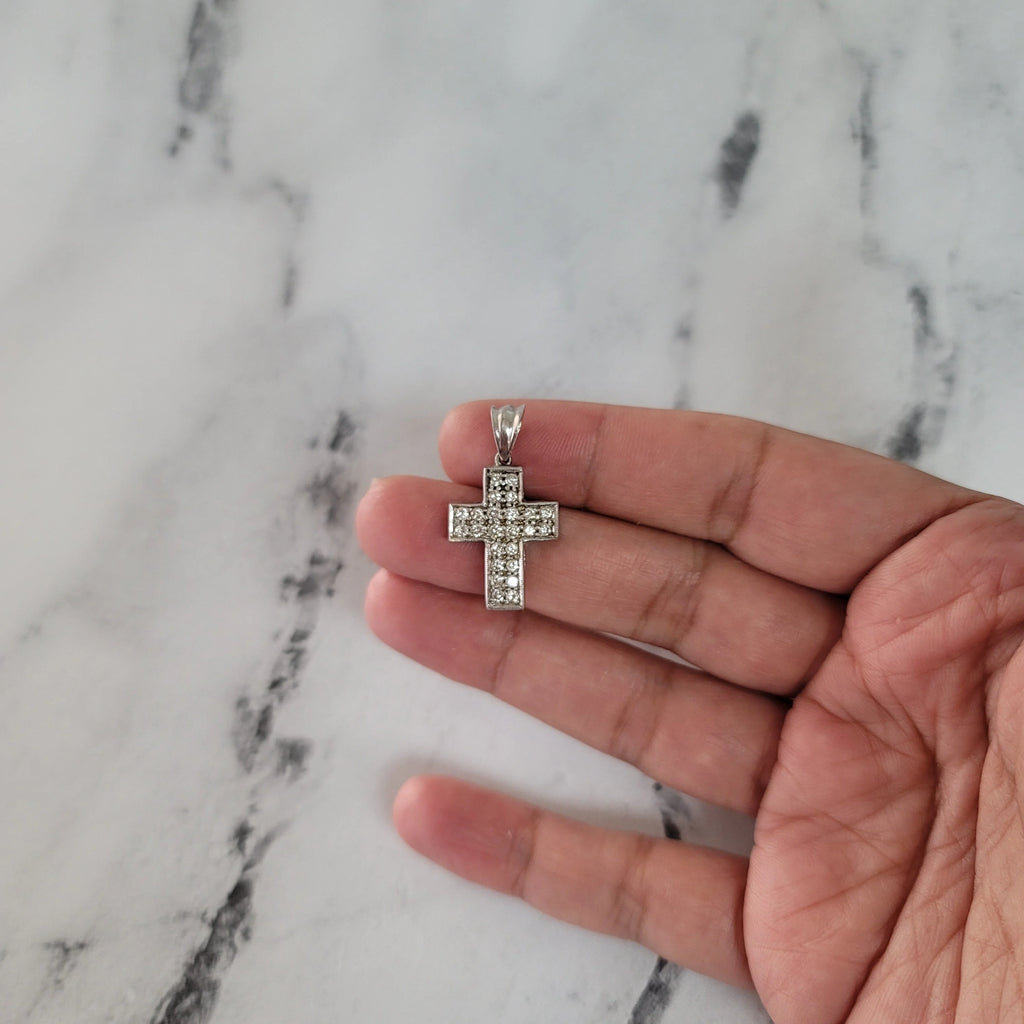14k White Gold Diamond Cross Pendant Q361605