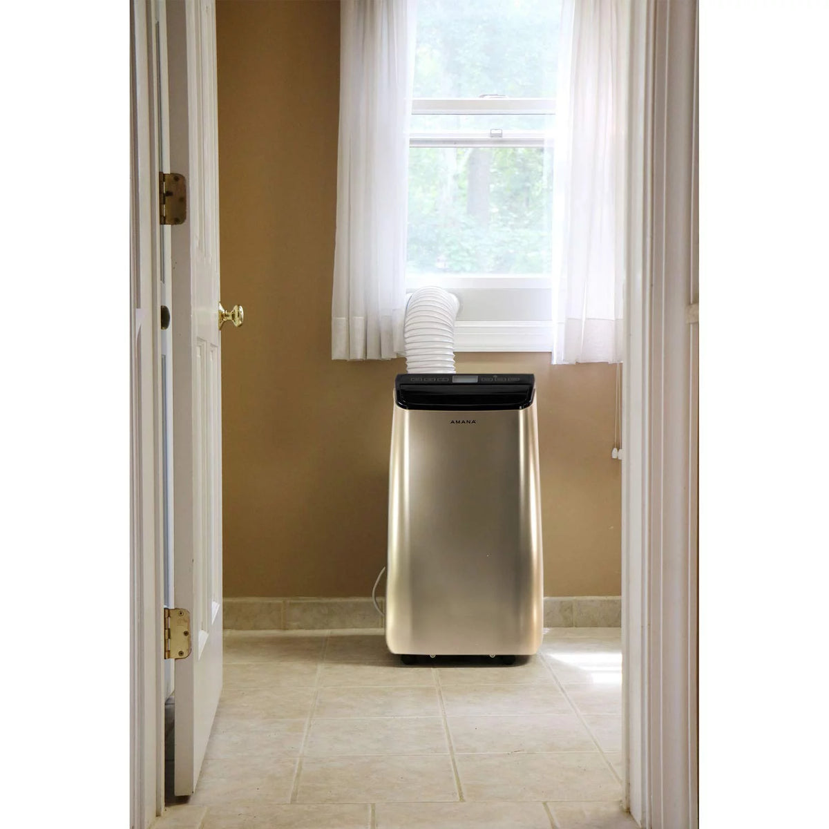 12,000 BTU Portable Air Conditioner with Remote Control O569