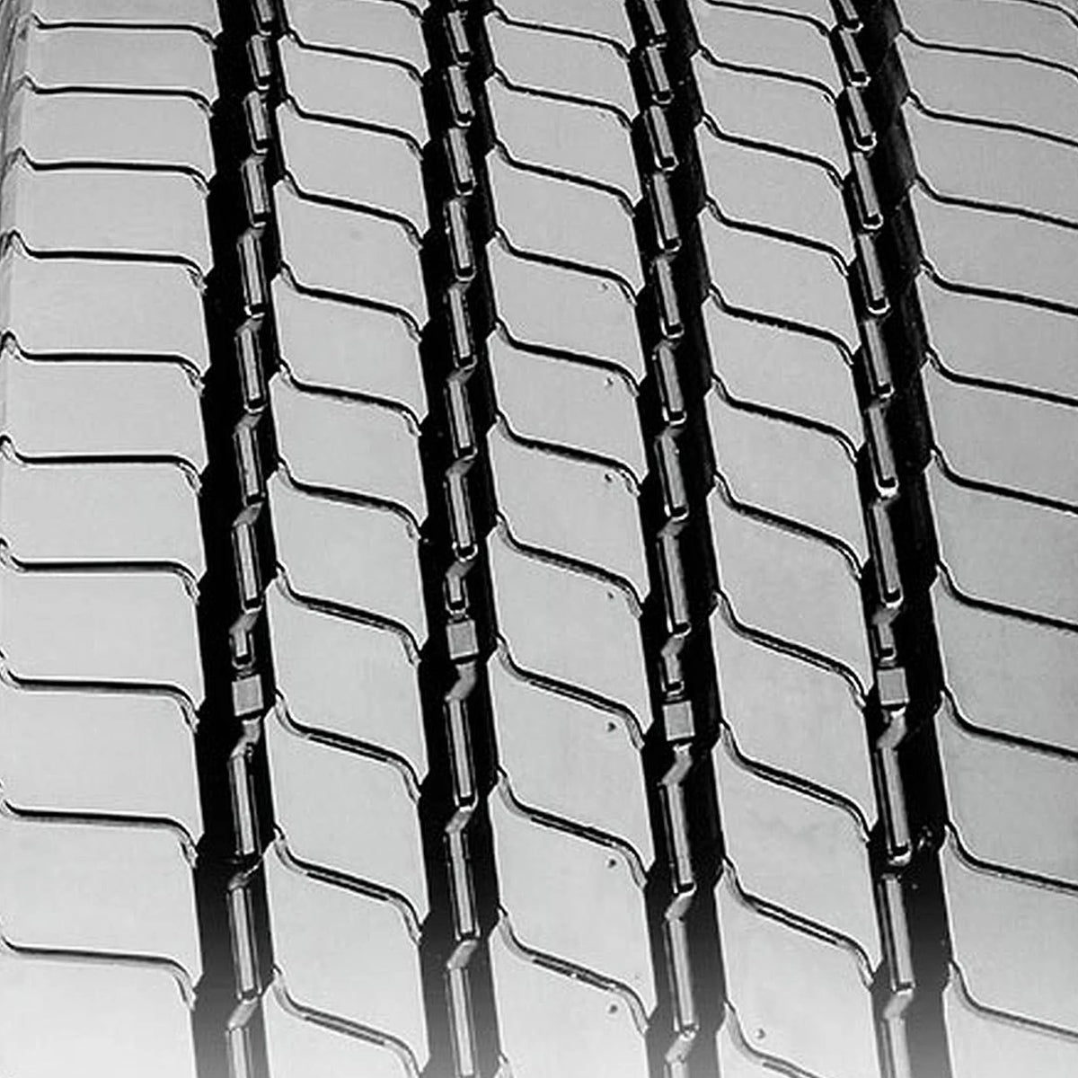 225/70R19.5 Commercial Tire L73317